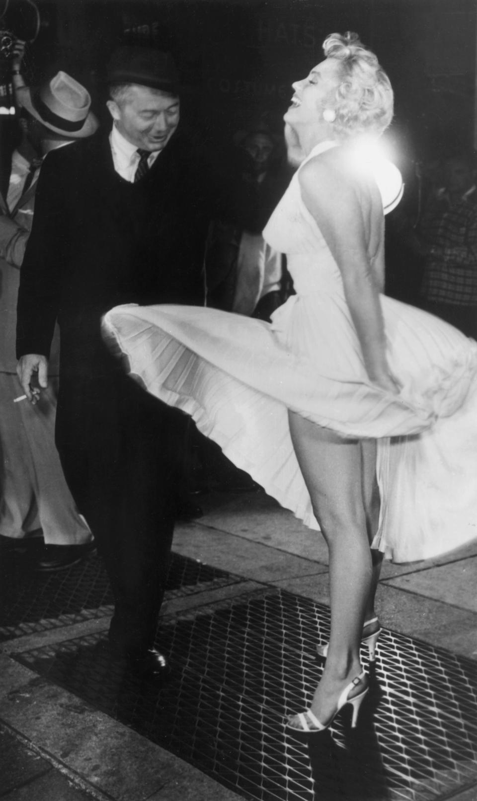 La escena de Marilyn Monroe sobre las rejillas del metro de Nueva York fue la gota que colmó el vaso de su matrimonio con Joe DiMaggio. (Foto de Hulton Archive/Getty Images)