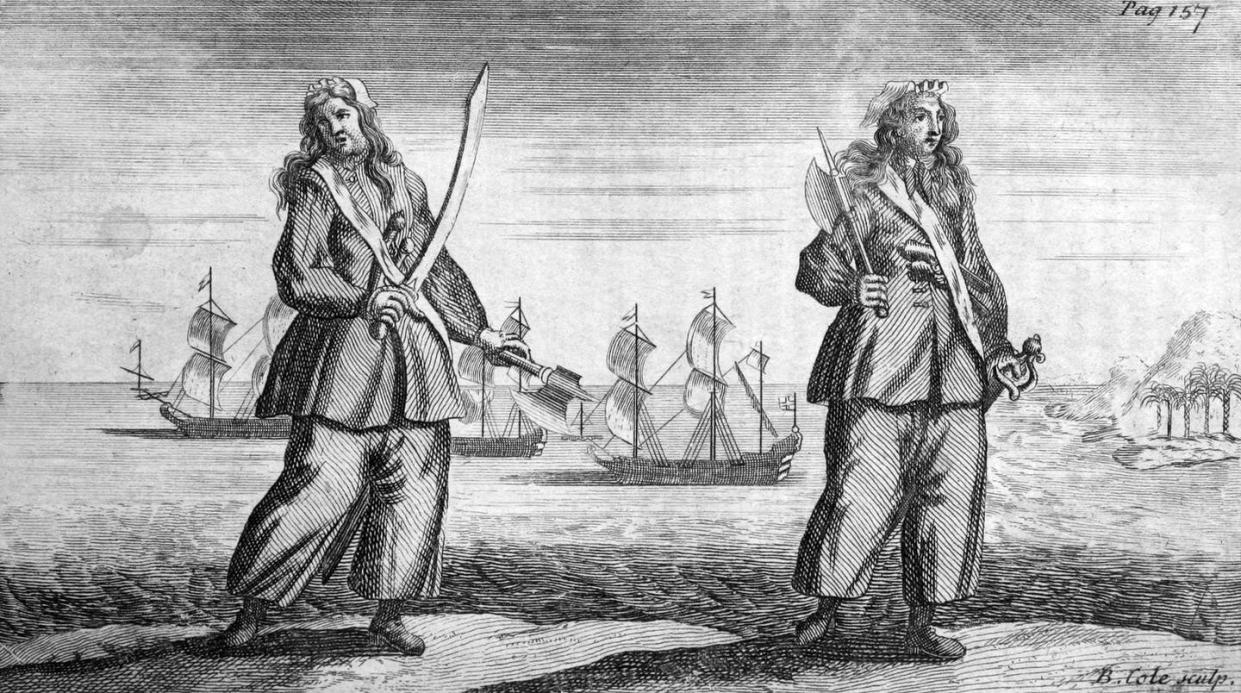 <span class="caption">Grabado de Anne Bonny y Mary Read en 'Historia general de los piratas' realizado por Benjamin Cole.</span> <span class="attribution"><a class="link " href="https://commons.wikimedia.org/wiki/File:General_History_of_the_Pyrates_-_Ann_Bonny_and_Mary_Read.jpg" rel="nofollow noopener" target="_blank" data-ylk="slk:Wikimedia Commons;elm:context_link;itc:0;sec:content-canvas">Wikimedia Commons</a></span>