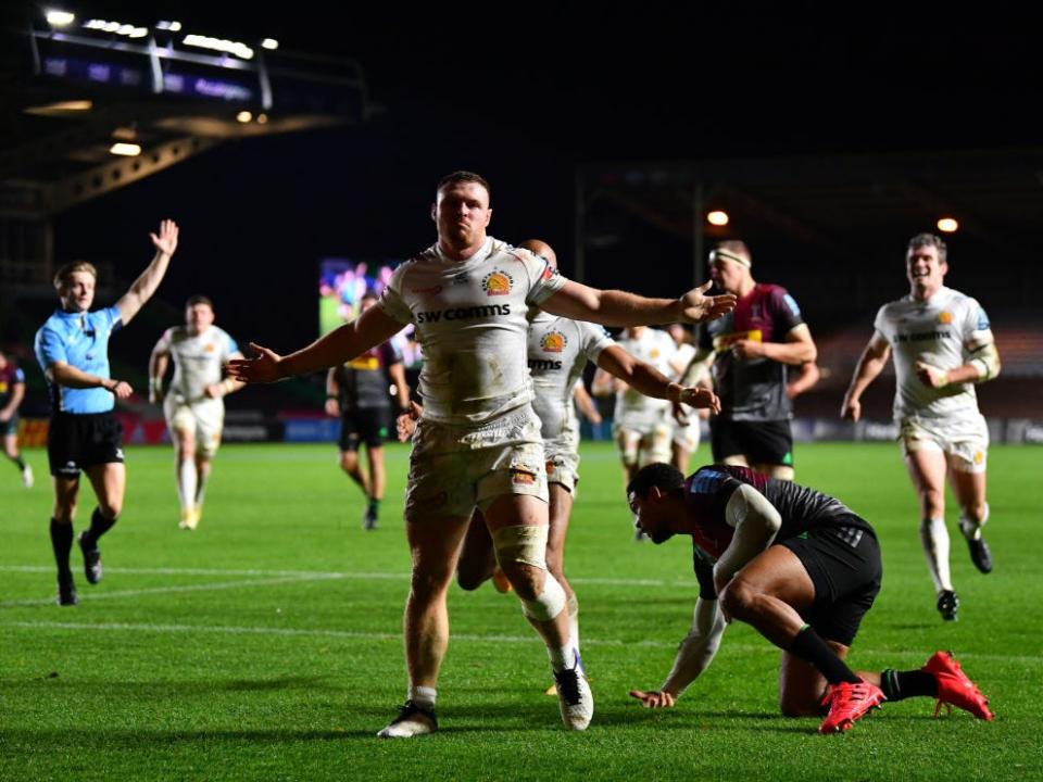 Sam Simmonds of Exeter dives over to score (Getty)