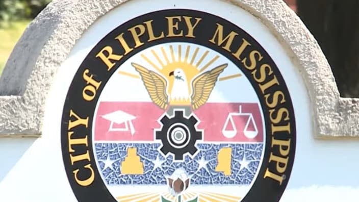 A white Mississippi man may soon face hate crime charges in Ripley, Mississippi, after sharing a video to Snapchat in which he’s threatening to run down Black children playing in the street. (Photo: Screenshot/YouTube.com)