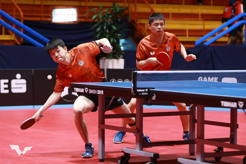 彭王維（右）、高承睿。（取自World Table Tennis）