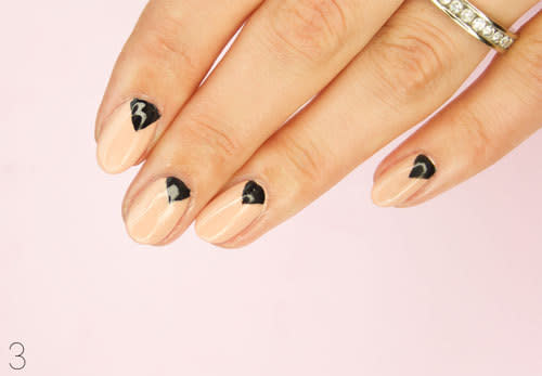 3. TRIANGLE HALF-MOON MANI