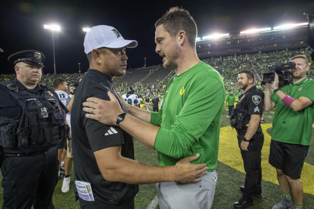 Bo Nix throws 3 TD passes, No. 13 Oregon routs Hawaii 55-10