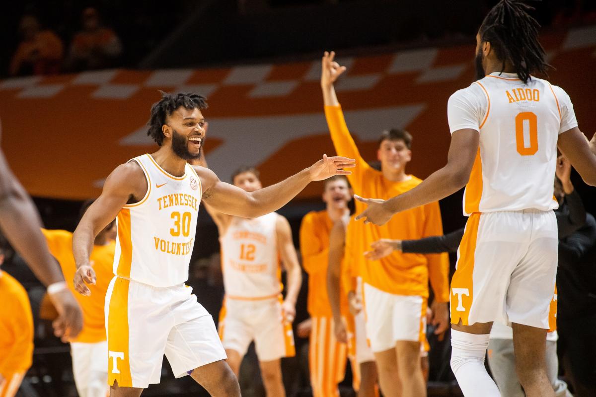 Tennessee basketball blasts Lenoir-Rhyne in final exhibition without Zakai Zeigler