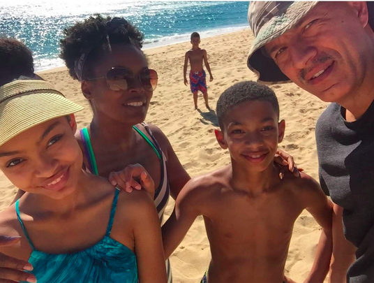 <p><i>Black-ish </i>actress Yara Shahidi posed with her family on a Christmas beach outing. If only it was this sunny on Christmas where we are… <i>Photo: <a href="https://www.instagram.com/p/_vo6dKANBR/?taken-by=officialyarashahidi" rel="nofollow noopener" target="_blank" data-ylk="slk:@officialyarashahidi;elm:context_link;itc:0;sec:content-canvas" class="link ">@officialyarashahidi</a></i></p>