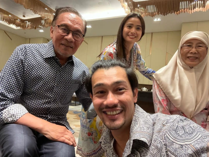 Acha and co-star Farid Kamil met Anwar and Wan Azizah in October last year