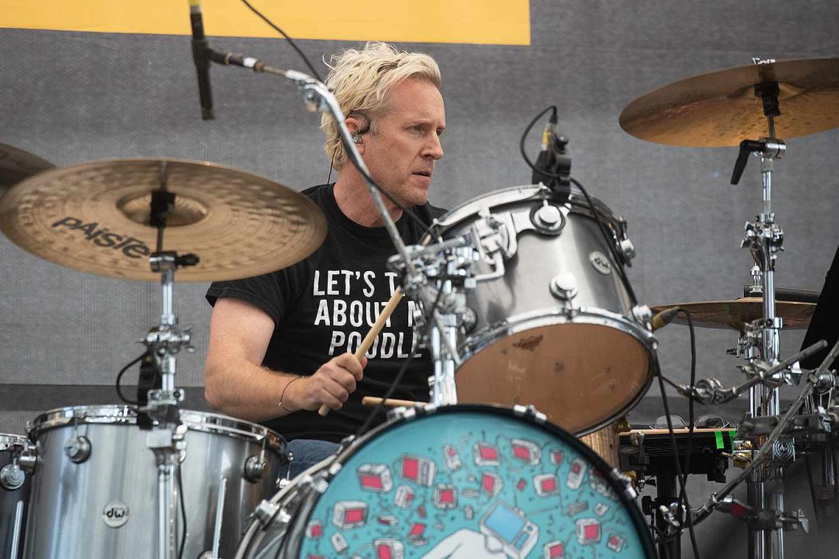 Who is Josh Freese? Everything we know about Foo Fighters' new drummer -  Radio X