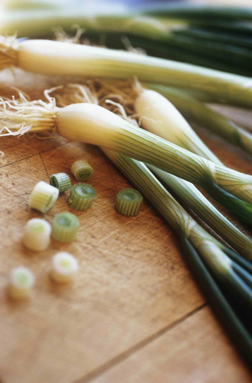 Ne jetez plus les restes : voici les fruits et légumes qui repoussent… comme par magie !