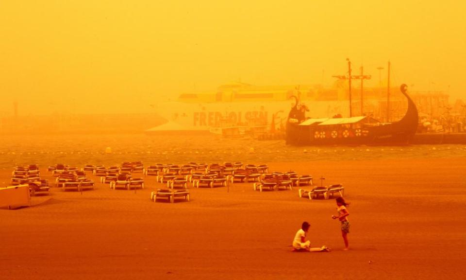 A sandstorm from the Sahara hits Tenerife on Sunday