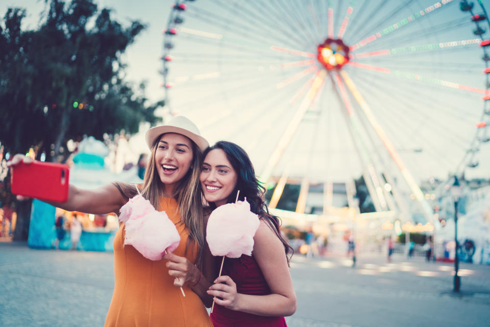 Viele Influencer kennen die richtigen Posing-Tricks für Instagram-Fotos. (Symbolbild: Getty Images)