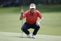 <p>Es war eine Ausnahme-Saison, die Bernhard Langer im Jahr 2017 hinlegen konnte. Bei den PGA Tour Champions, dem Senioren-Tournier in den USA, war Langer dieses Jahr der Superstar schlechthin. Insgesamt sieben Turniere, darunter drei Major-Titel, gewann der Wahl-Amerikaner. Mit 36 Siegen steht Langer damit auf Platz zwei der ewigen Bestenliste der PGA Tour Champions. (Bild: AP Photo) </p>