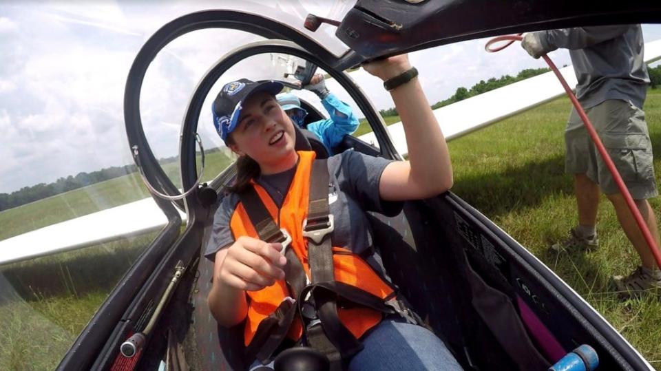 The Spartanburg Science Center and Spartanburg Downtown Airport offer an Aviation Program that gives high school age students hands on experience with a wide range of aviation topics, from airport construction to powered and glider flights.