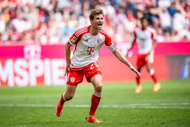 Thomas Muller fires Arsenal six-word warning as Bayern Munich star makes special visit