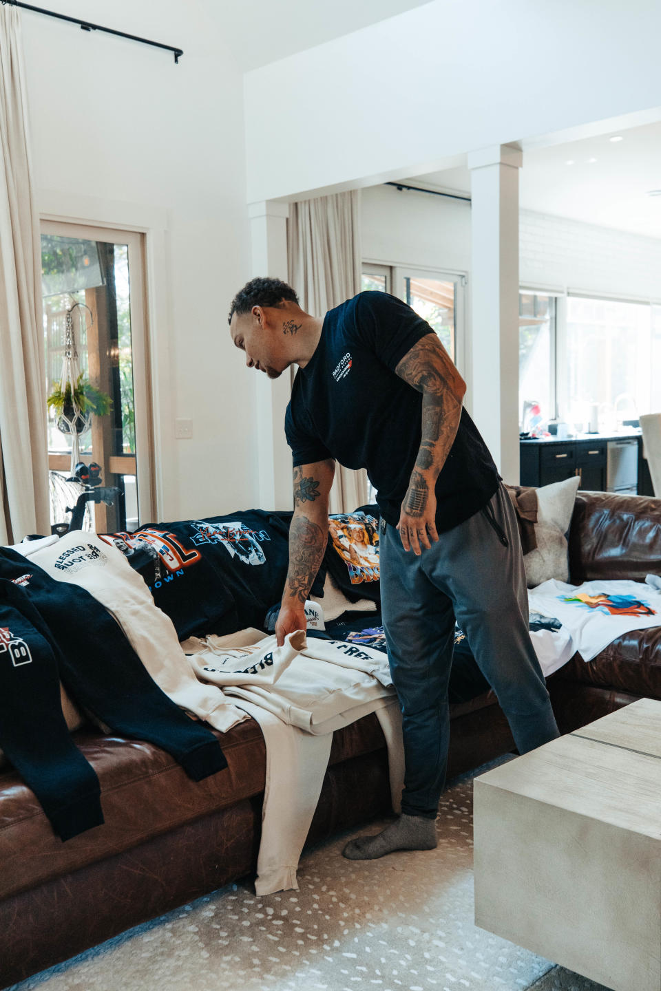 Kane Brown checks out his Rue21 collection.