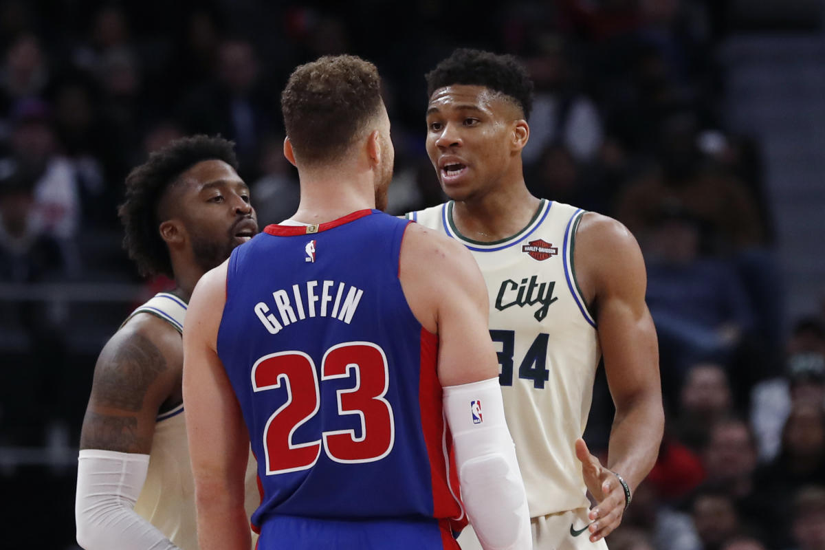 Blake Griffin steps over Giannis Antetokounmpo in Detroit - Yahoo Sports