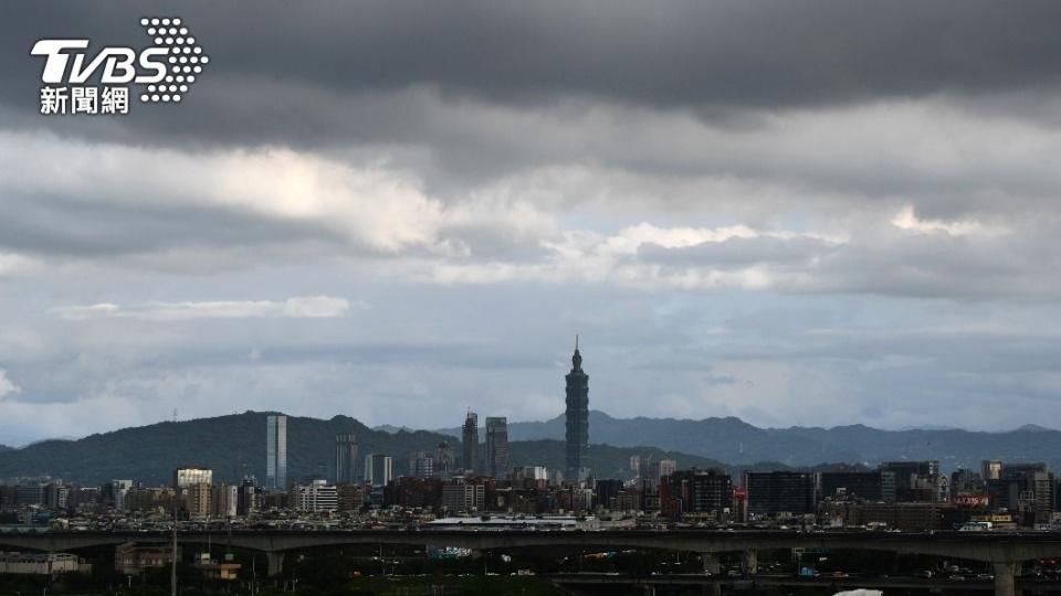 雨區擴大變天了。（示意圖／胡瑞麒攝）