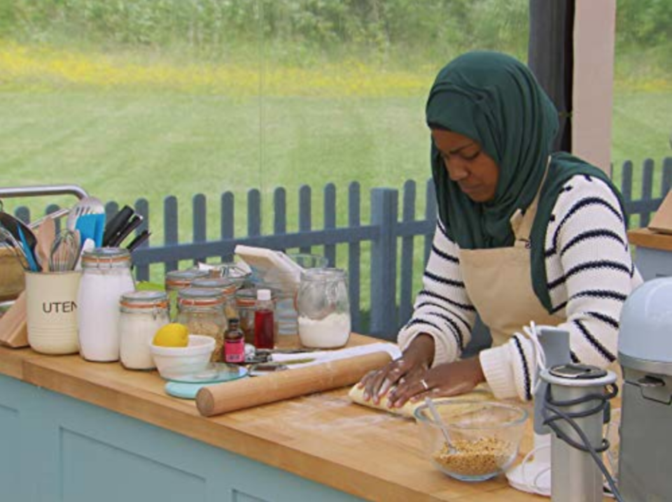 <p>The show films each episode over two days, which means that contestants are required to wear the <a href="https://www.delish.com/food-news/a34672933/great-british-baking-show-have-to-wear-same-clothes/" rel="nofollow noopener" target="_blank" data-ylk="slk:same outfit both days;elm:context_link;itc:0;sec:content-canvas" class="link ">same outfit both days</a>.</p>