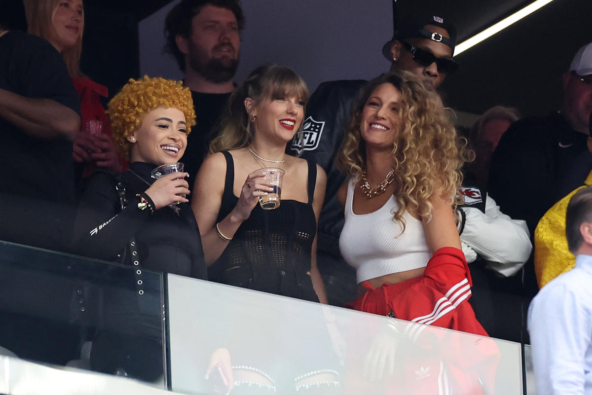 Taylor Swift arrives at the Super Bowl alongside Blake Lively and Ice Spice. See her special nod to Travis Kelce and more.