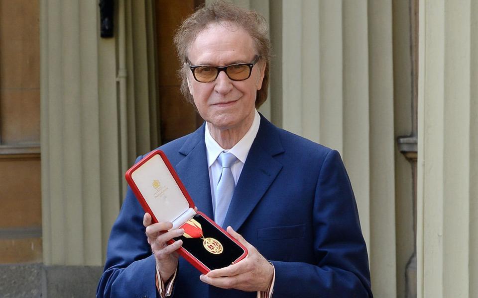 Fast auf den Tag 50 Jahre später: Im März 2017 erteilte die Queen dem Sänger und Songwriter der Kinks den Ritterschlag, seitdem darf der heute 79-Jährige sich Sir Ray Davies nennen. (Bild: John Stillwell - WPA Pool/Getty Images)