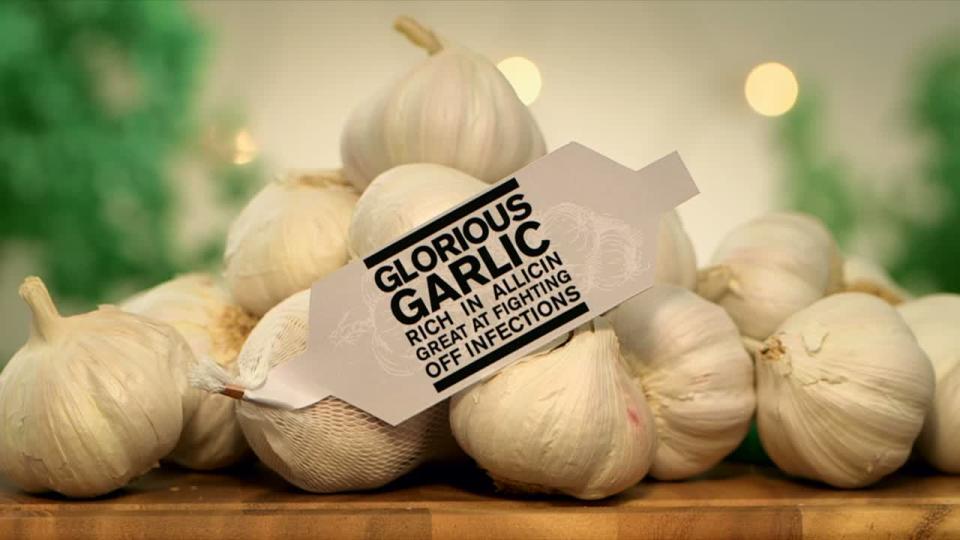 It might makes you stink, but garlic is actually really good for you. It's full of antibacterial agents that are great at fighting off infections, and it's better for you raw – but who eats raw garlic? Luckily chef Ricky Andalcio is on hand to demonstrate how to roast a chicken using a surprisingly large amount of the stuff.