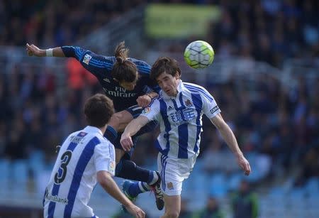 Football Soccer - Spanish Liga BBVA- Real Sociedad v Real Madrid - Anoeta, San Sebastian, Spain 30/4/16 Real Madrid's Gareth Bale scores a goal during match against Real Sociedad REUTERS/Vincent West