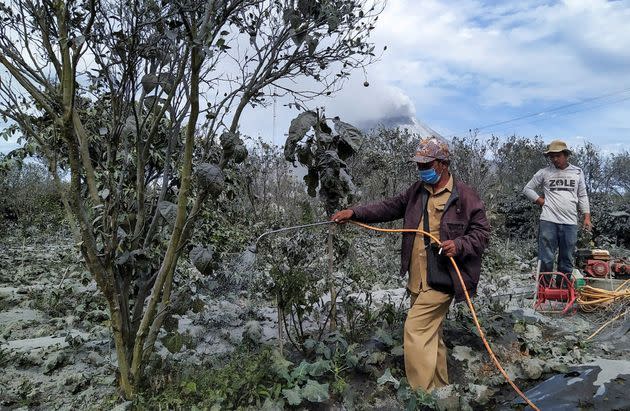 2020 08 11T050406Z 666376060 RC2HBI97ALEO RTRMADP 3 INDONESIA VOLCANO