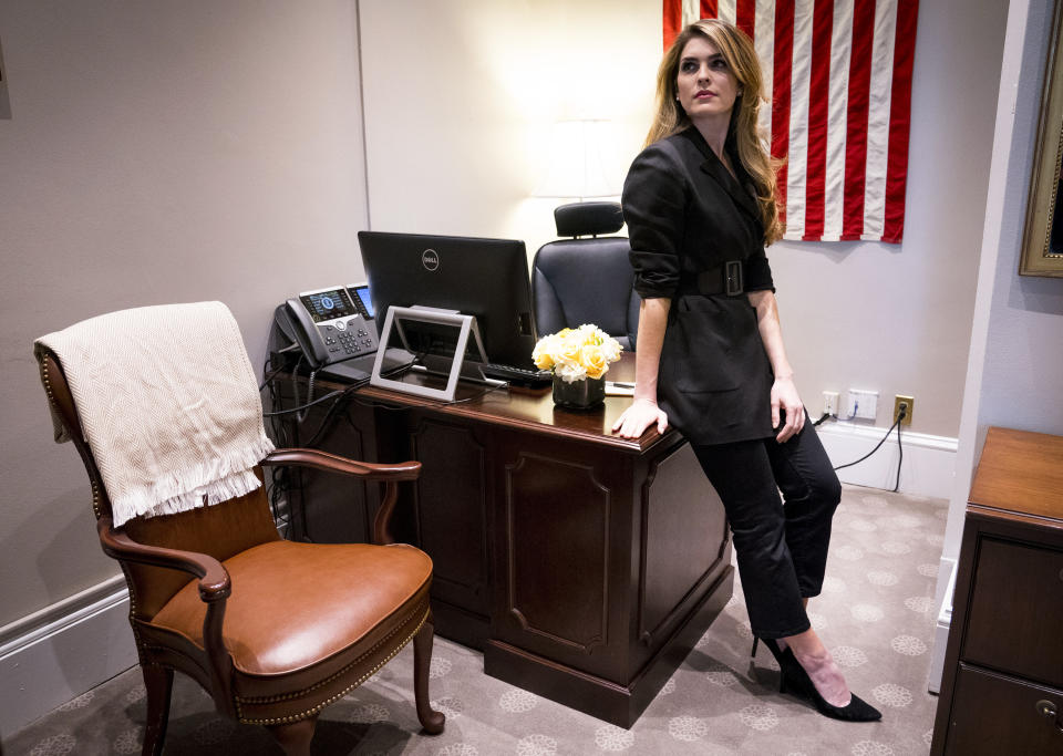 El expresidente Donald Trump, al centro, en el juicio penal en su contra en Manhattan el jueves 2 de mayo de 2024. (Doug Mills/The New York Times)