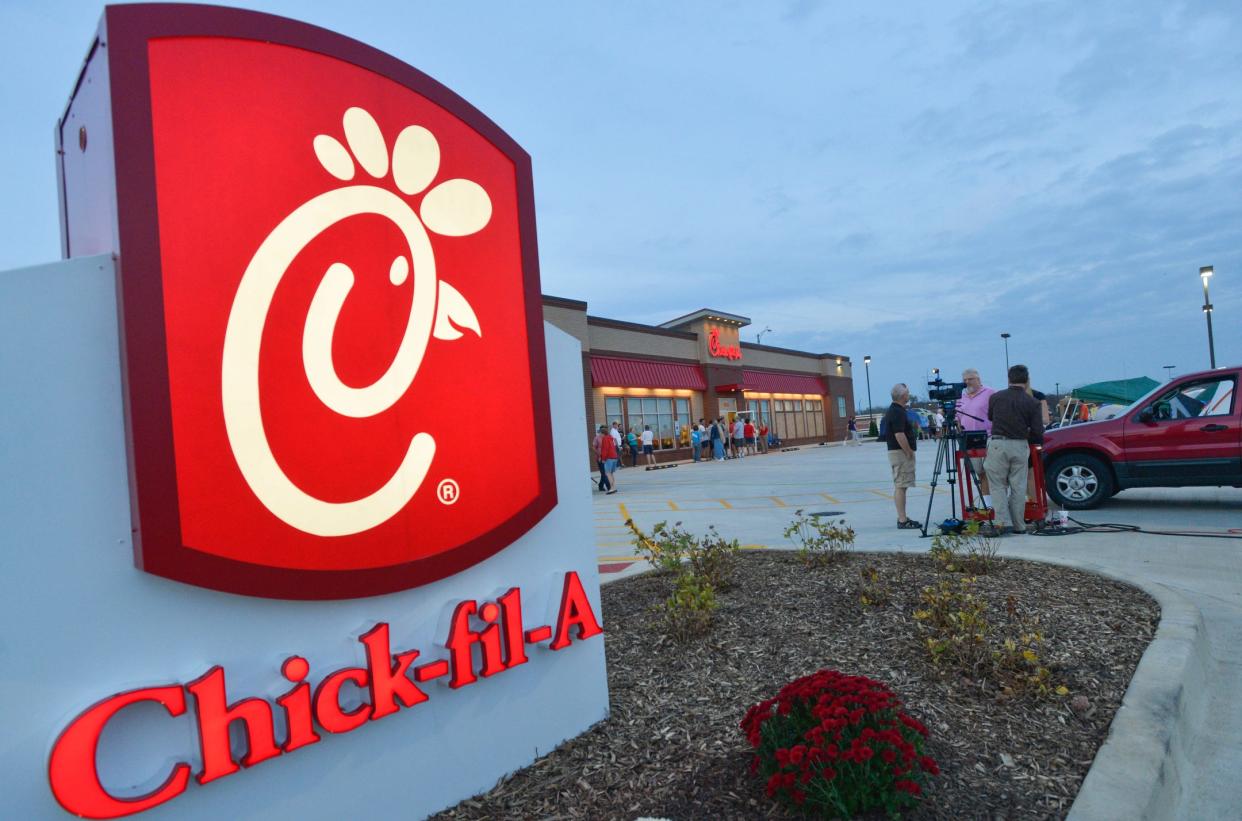 RON JOHNSON/JOURNAL STAR Tents fill the parking lot of Chick-fil-A at 4518 N. Sterling Avenue in Peoria on Wednesday.