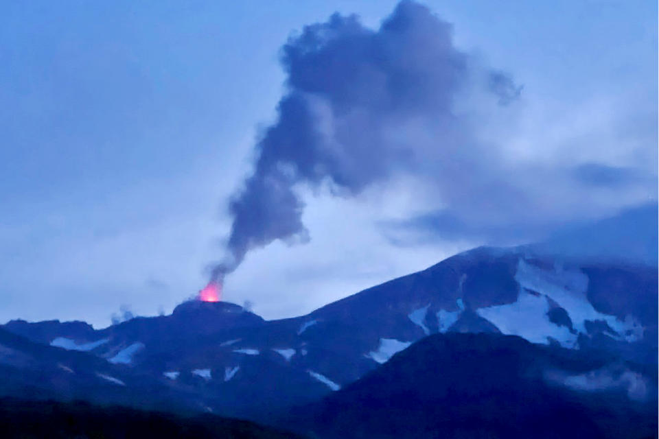 Image: Volcanoes erupt in Alaska (Peggy Kruse / Alaska Volcano Obs / Reuters)