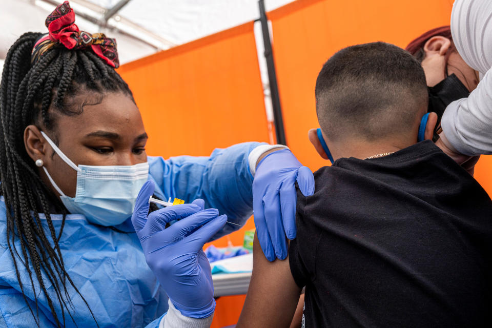 A Covid-19 Testing And Vaccination Site As California Governor Proposes $2.7 Billion Emergency Response Package (David Paul Morris / Bloomberg via Getty Images)