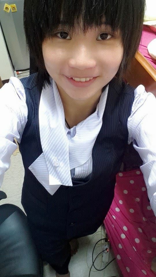 戴資穎18歲穿上合庫銀行制服參加新進行員受訓。（圖／合作金庫提供)