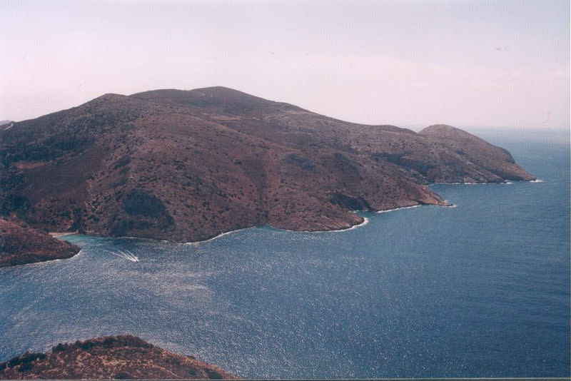 Esta isla paradisíaca griega ofrece sueldo y casa por cuidar a unos gatos