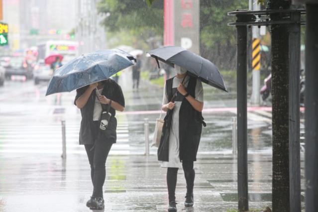 梅雨鋒面一路向北！這區雨勢紅到發紫