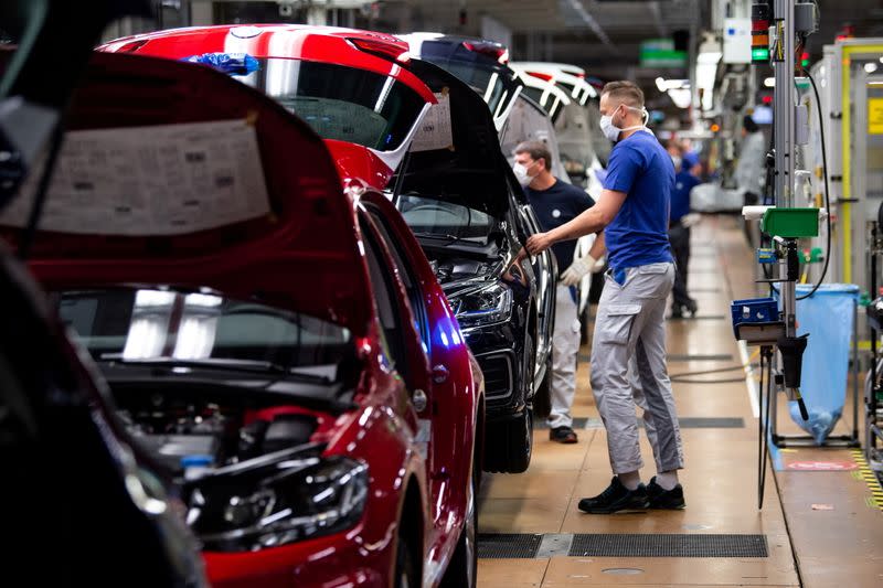 FILE PHOTO: VW re-starts Europe's largest car factory after coronavirus shutdown