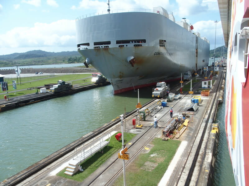 巴拿馬因乾旱導致水位降低，必須減少通行的船隻數量。(Photo by haluk ermis on Flickr used under Creative Commons license)