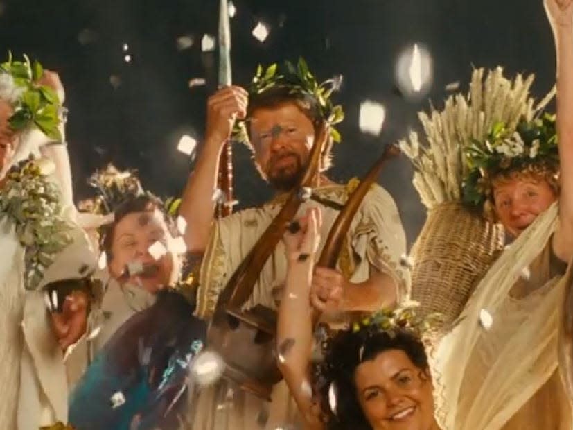 Björn Ulvaeus as a greek god in the waterloo scene in mamma mia