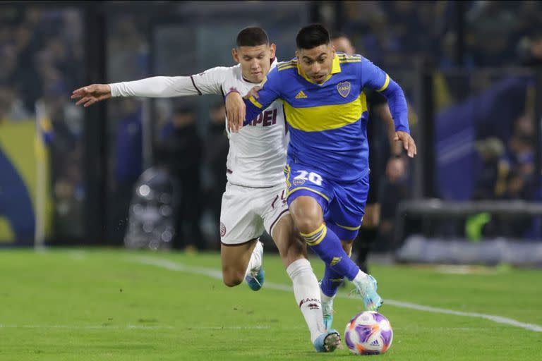 Juan Ramírez, uno de los jugadores que no logra revertir su situación con los hinchas de Boca