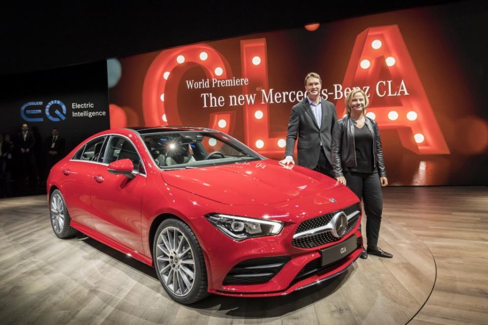 mbux-m-benz-cla-2019-ces