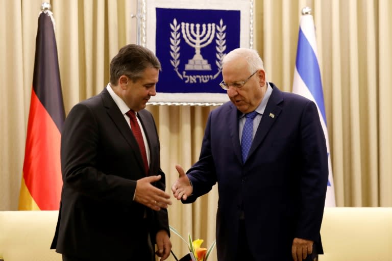 German Foreign Minister Sigmar Gabriel and Israeli President Reuven Rivlin meet at the presidential compound in Jerusalem on April 25, 2017