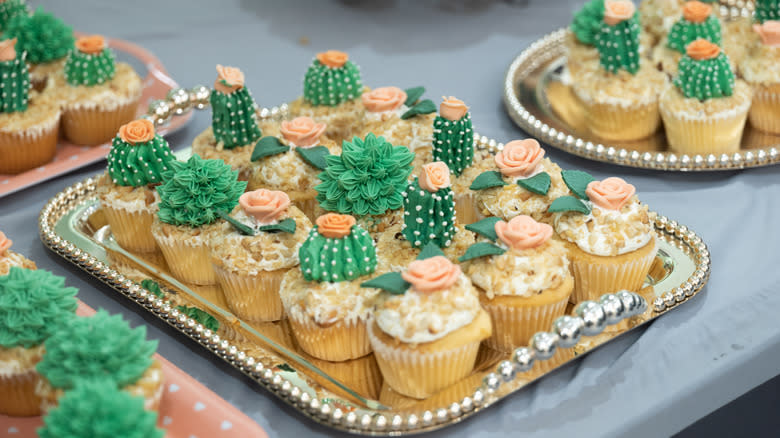 cactus cupcakes with buttercream succulents