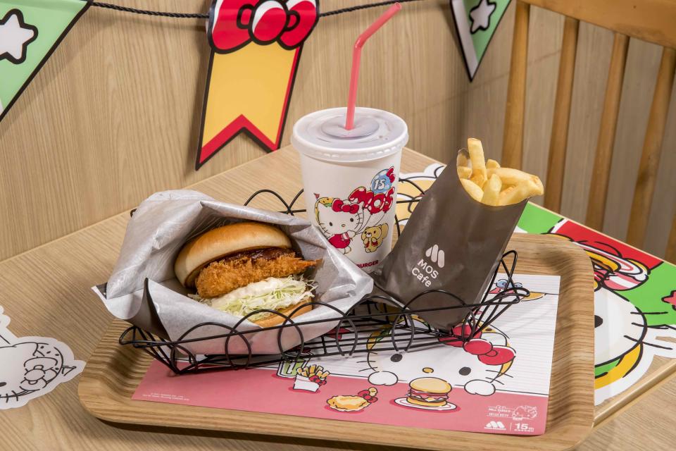 MOS Burger 限定重推人氣Puri Puri 三本蝦漢堡 聯乘Hello Kitty推限定主題店換獨家禮品！