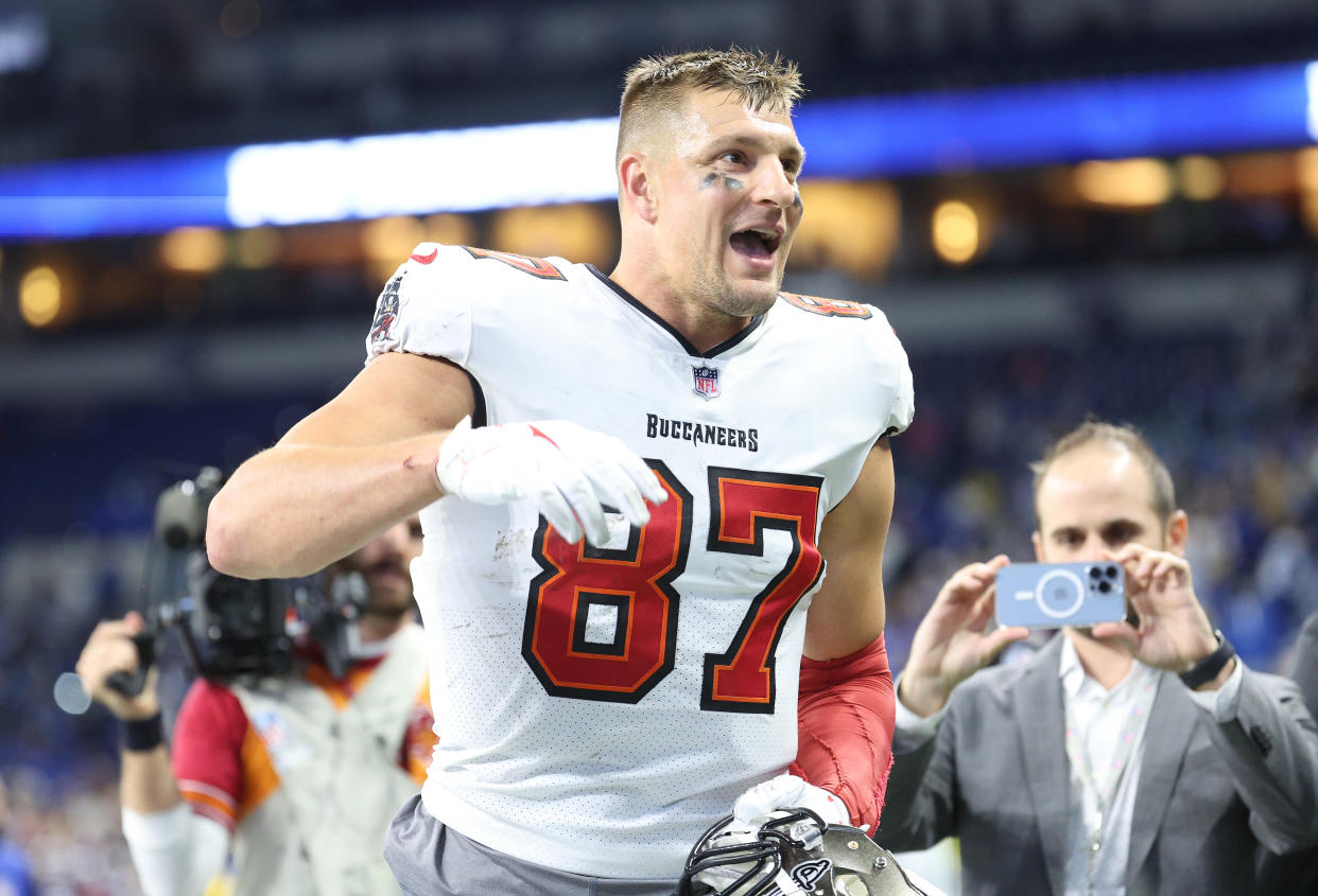 INDIANAPOLIS, INDIANA - NOVEMBER 28  Rob Gronkowski #87 of the Tampa Bay Buccaneers against the Indianapolis Colts at Lucas Oil Stadium on November 28, 2021 in Indianapolis, Indiana. (Photo by Andy Lyons/Getty Images)