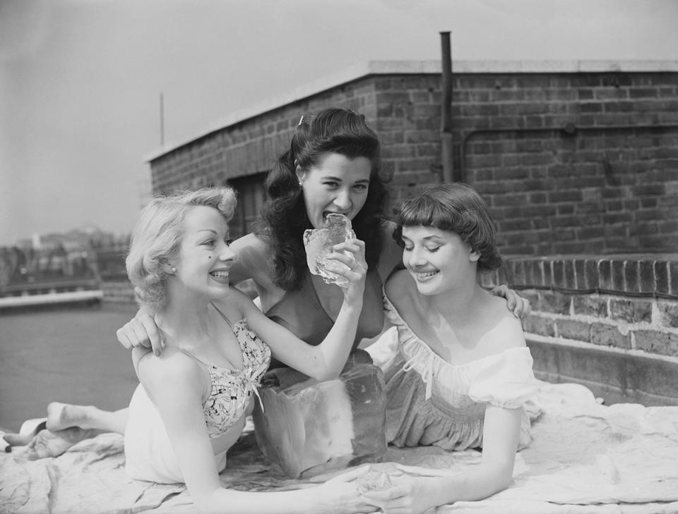 Chorus girls from the show 'Sauce Tartare' at the Cambridge Theatre in London, 1949