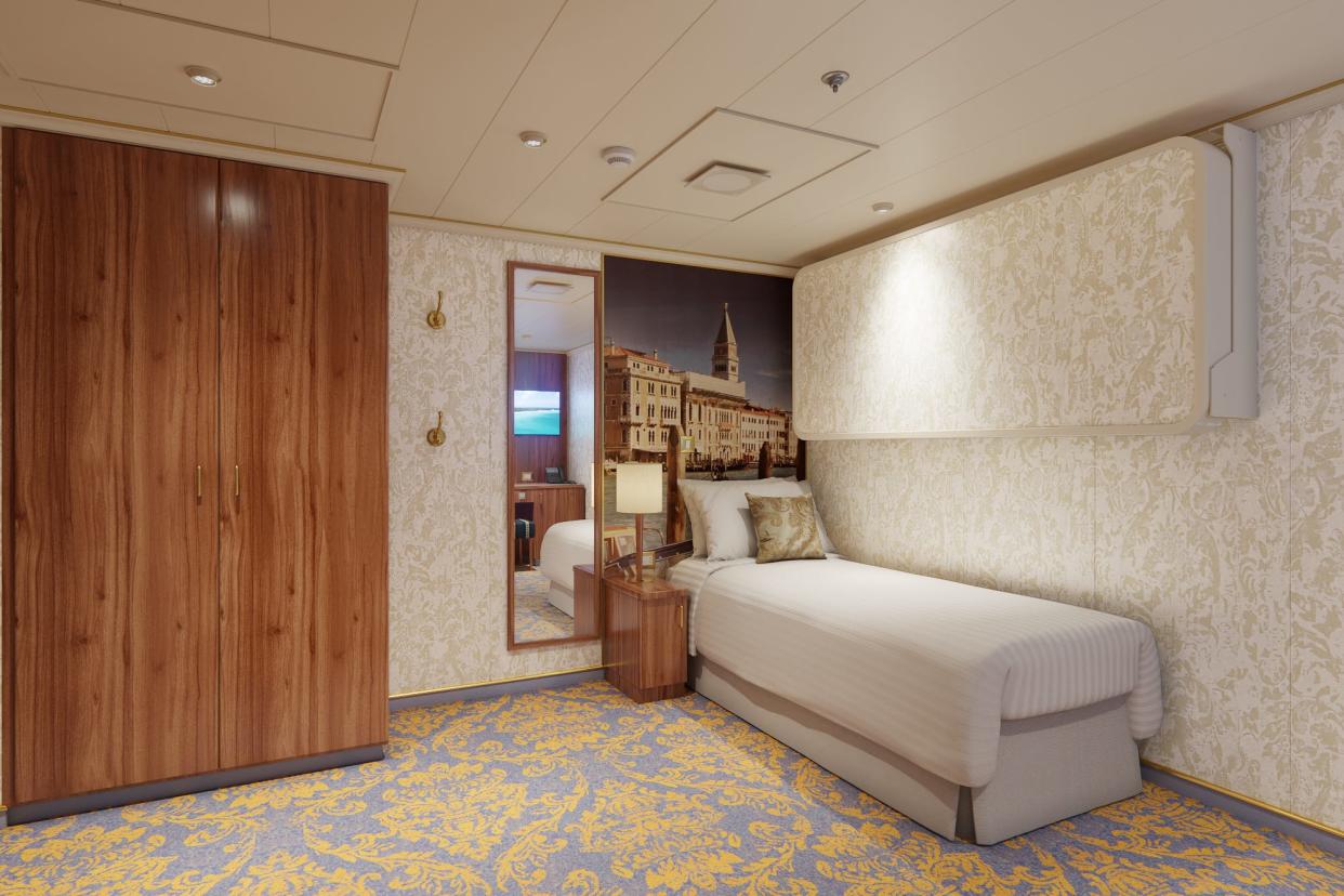 Some interior cabins on Venezia have twin and Pullman beds.