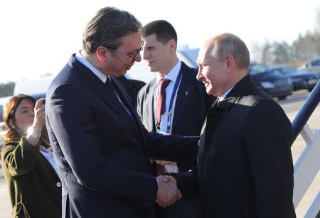 Serbian President Aleksandar Vucic welcomes his Russian counterpart Vladimir Putin in Belgrade, Serbia January 17, 2019. Sputnik/Mikhail Klimentyev/Kremlin via REUTERS