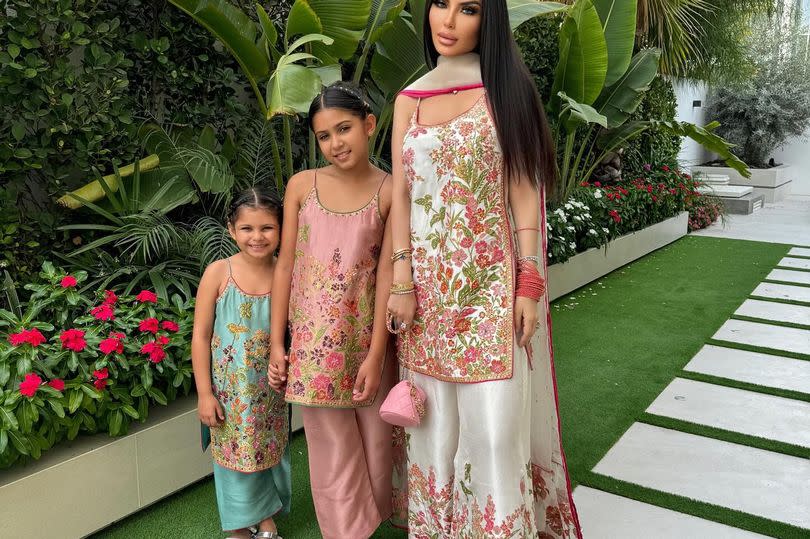 Faryal and her daughters