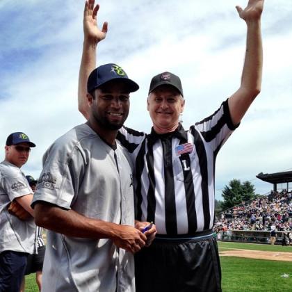 Lance Easley had some laughs with Golden Tate over the infamous call. (Instagram/lawyermilloy)