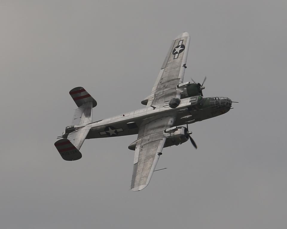 The B-25 bomber performs during the Thunder Over Louisville Airshow.
Apr. 22, 2017.