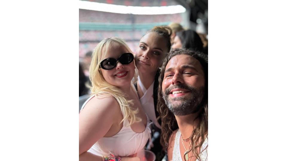 Cara was pictured enjoying Taylor's first night in Wembley alongside  Nicola Coughlan and Jon Van Ness