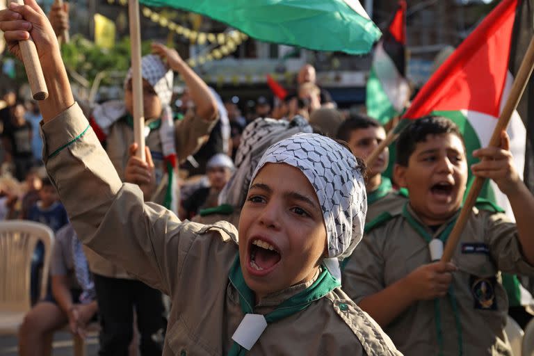 Una manifestación en apoyo a los palestinos en Gaza en el campo de refugiados Burj al-Barajneh, en Beirut, Líbano. (Christina ASSI / AFP)